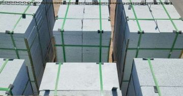 株洲 芝麻白花岗岩5公分地铺石 花岗岩厂家工厂装车日常