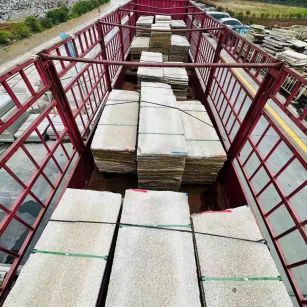 株洲 黄金麻花岗岩荔枝面，光面毛板装车完成