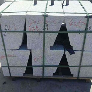 株洲 芝麻白异形坐凳，石凳