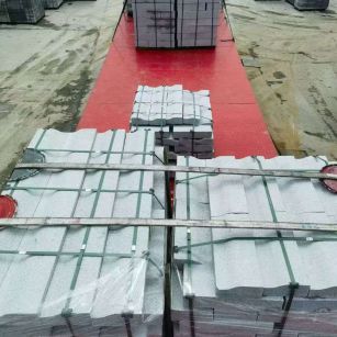 株洲 芝麻白仿形加直形路沿石出货日常