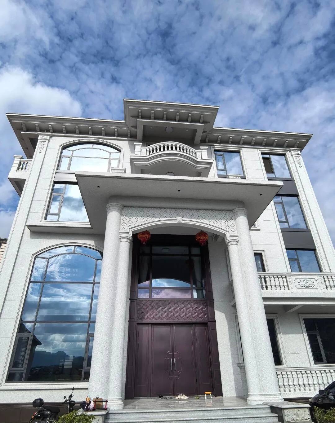 株洲白麻别墅外墙干挂石材效果示例