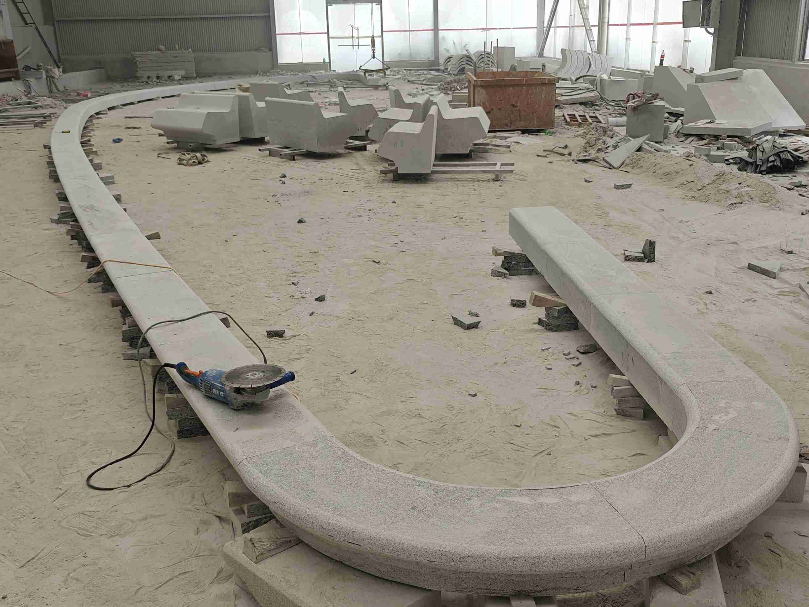 株洲 芝麻白花岗岩弧形花坛石，坐凳石