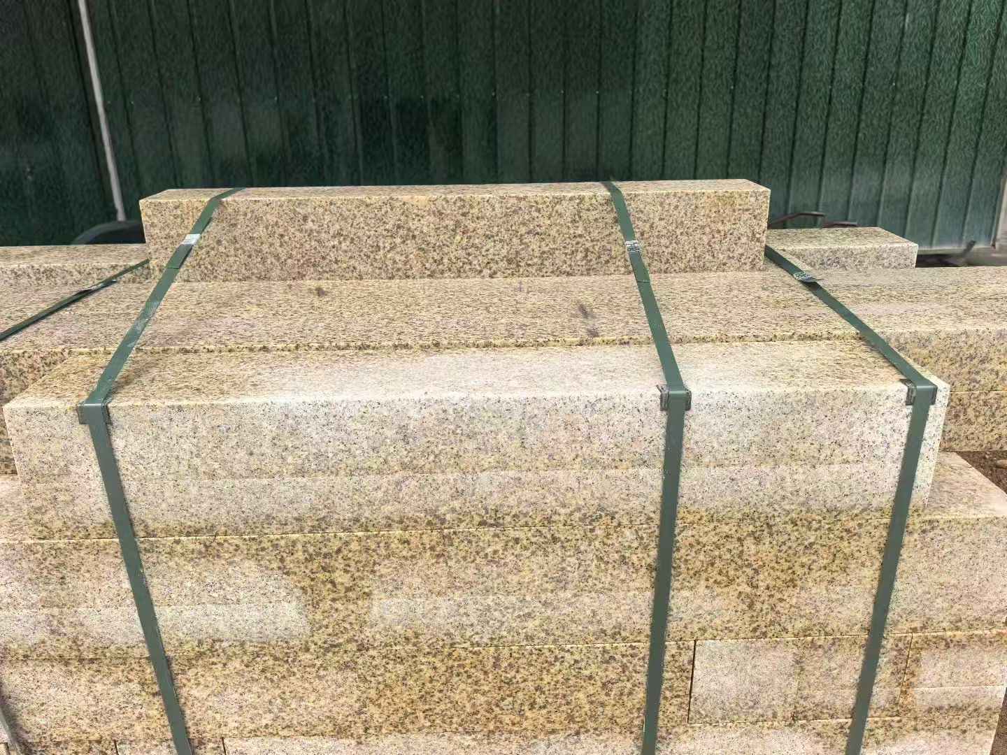 株洲 黄金麻花岗岩石材机切面栏杆料半成品