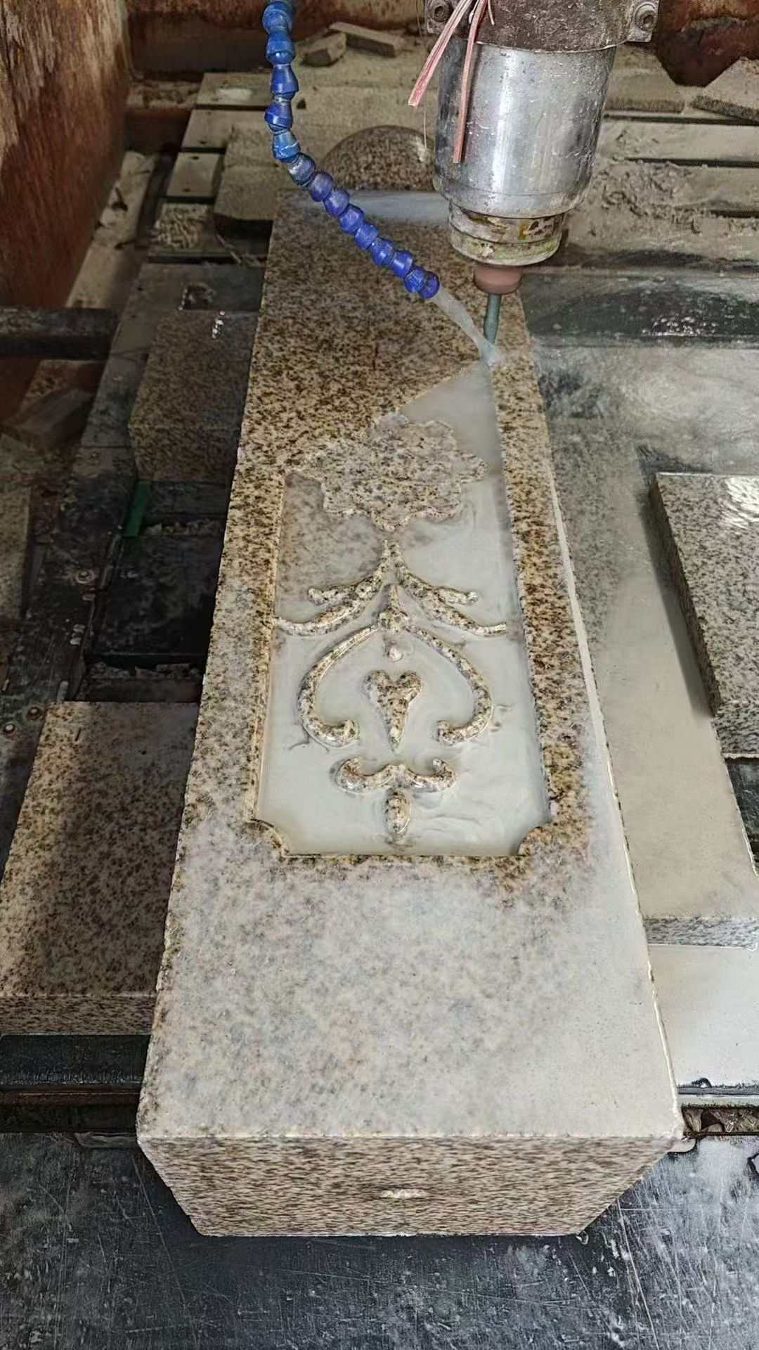 株洲 黄金麻花岗岩异形加工雕刻栏杆大柱