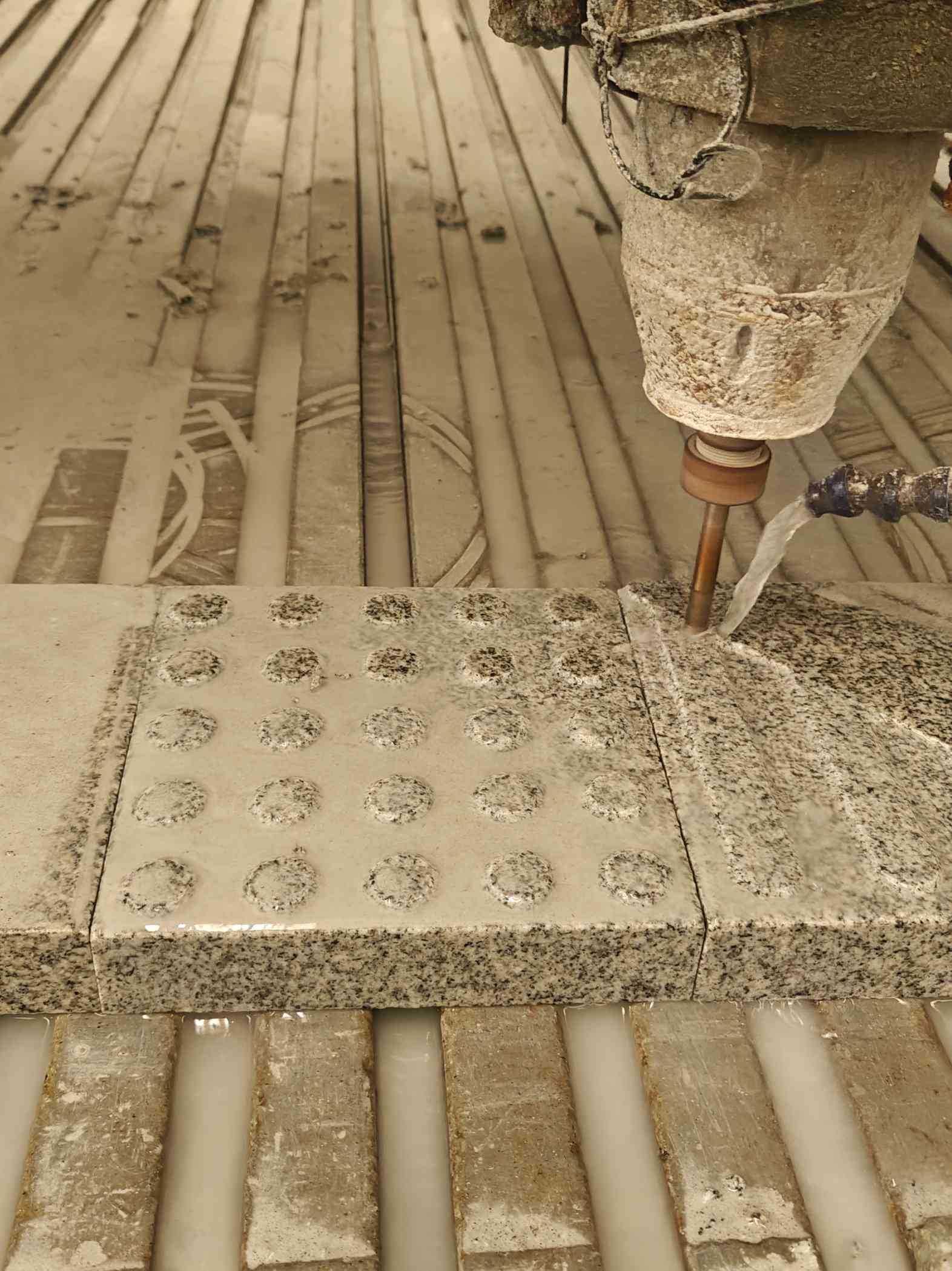 株洲 芝麻白花岗岩石材盲人石、盲道石、盲点石