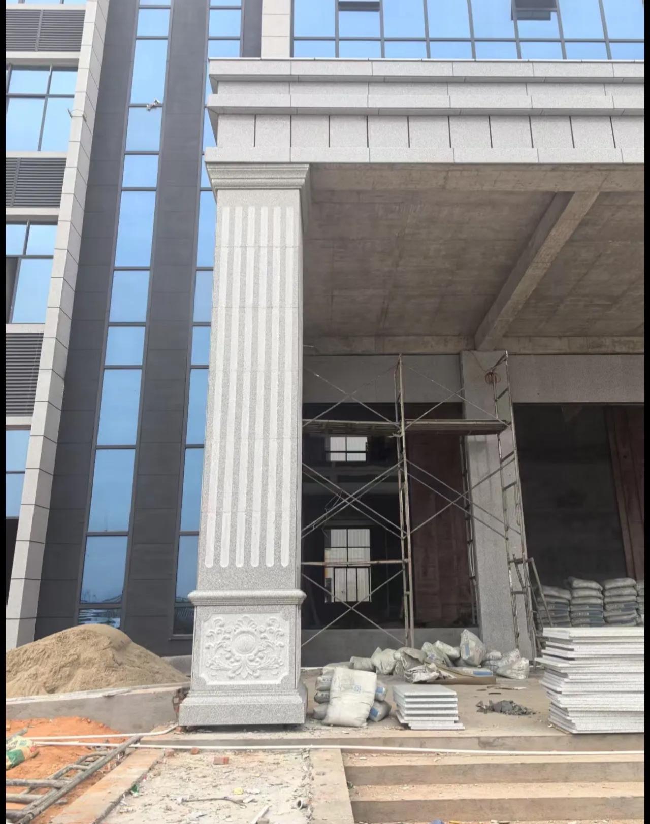 株洲 芝麻白光面花岗岩门楼大柱（罗马柱）配雕花底座