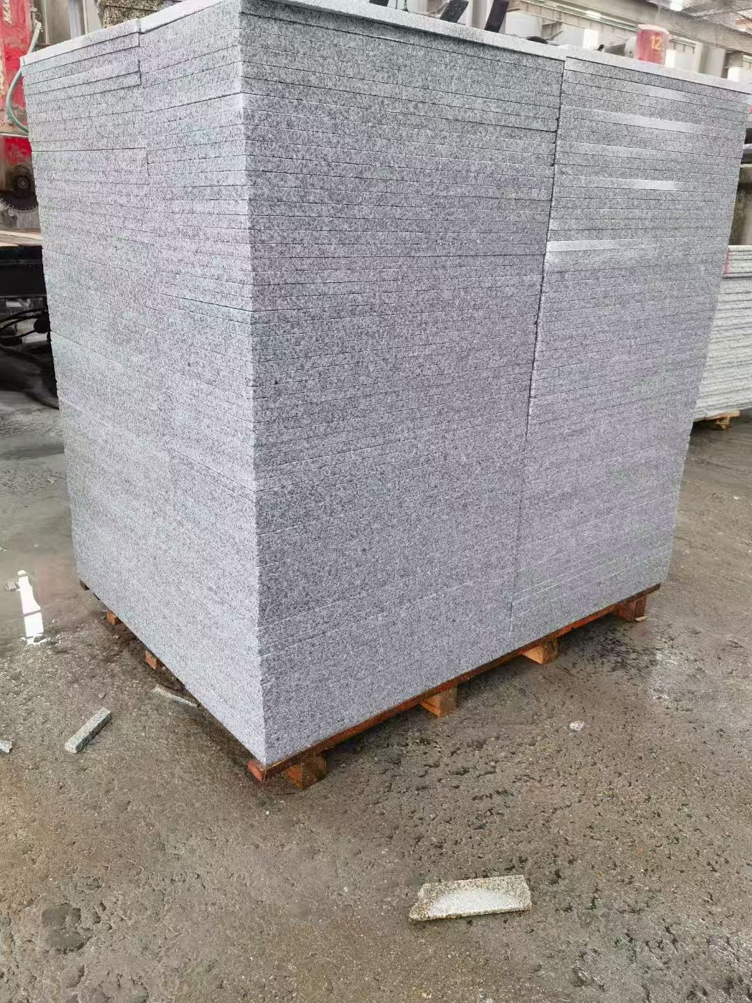 株洲 芝麻白火烧面1.8厚300*600地铺石，尺寸标准，厚薄均匀