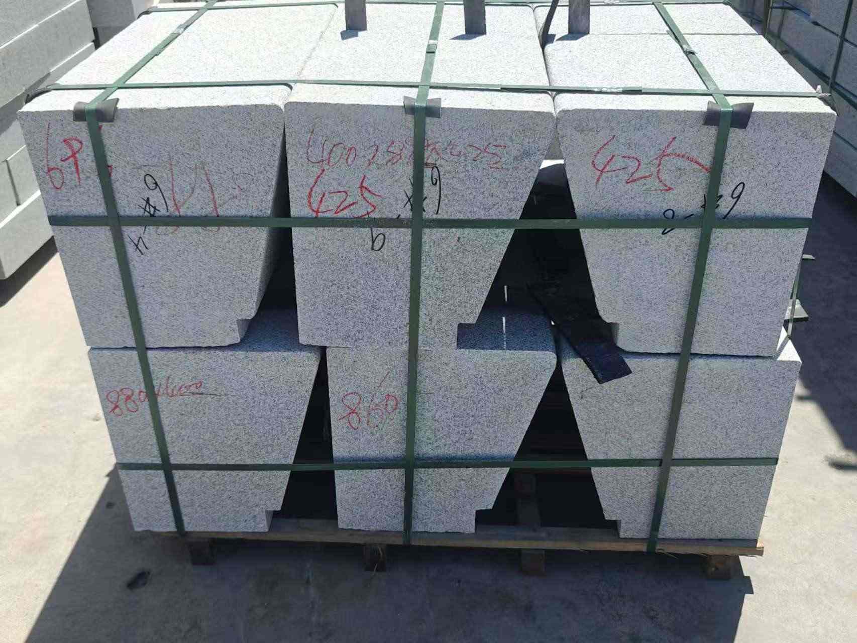 株洲 芝麻白异形坐凳，石凳