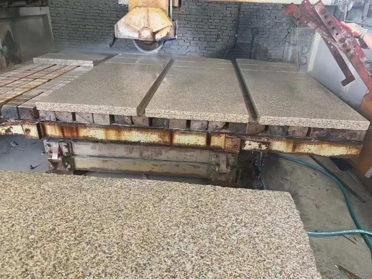 株洲 黄金麻荔枝面成品板加工