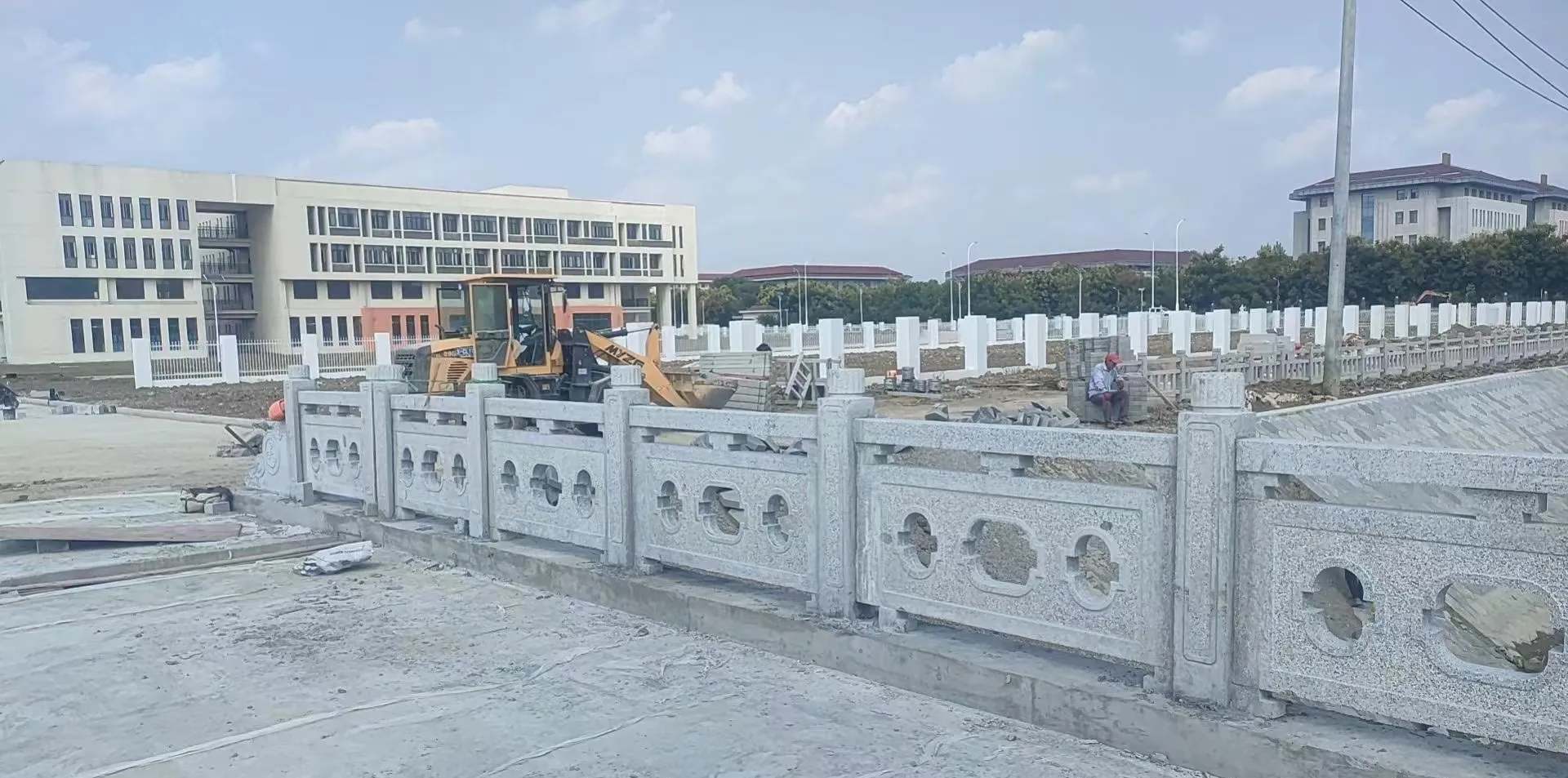 株洲 白麻花岗岩荔枝面河道栏杆