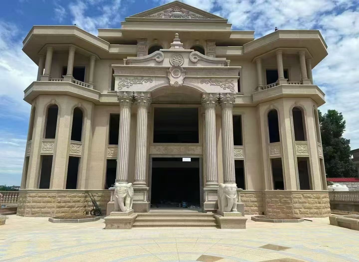 株洲 黄金麻别墅外墙干挂，大柱，大象，蘑菇石，雕花板