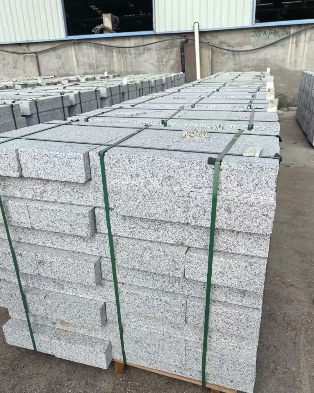 株洲 白麻花岗岩路沿石，弧形路沿石，道牙石，马路牙子，界石，路缘石，平沿石，直岩石，平缘石等